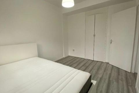 3 bedroom flat to rent - Percival Street, London