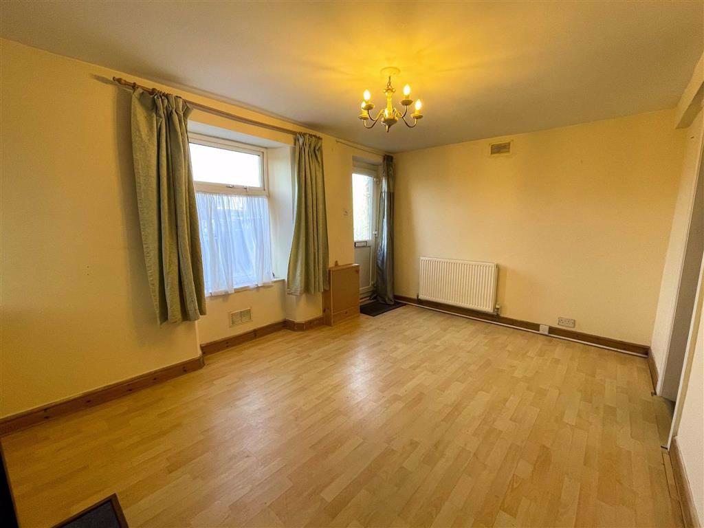 Windsor Road, Buxton 1 bed detached house £119,950