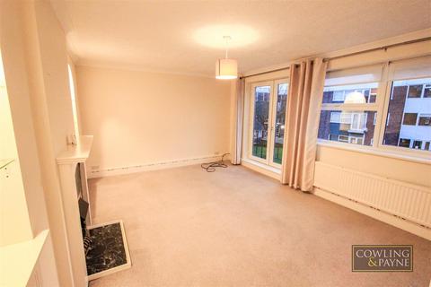 2 bedroom apartment to rent, Ardleigh Court, Shenfield