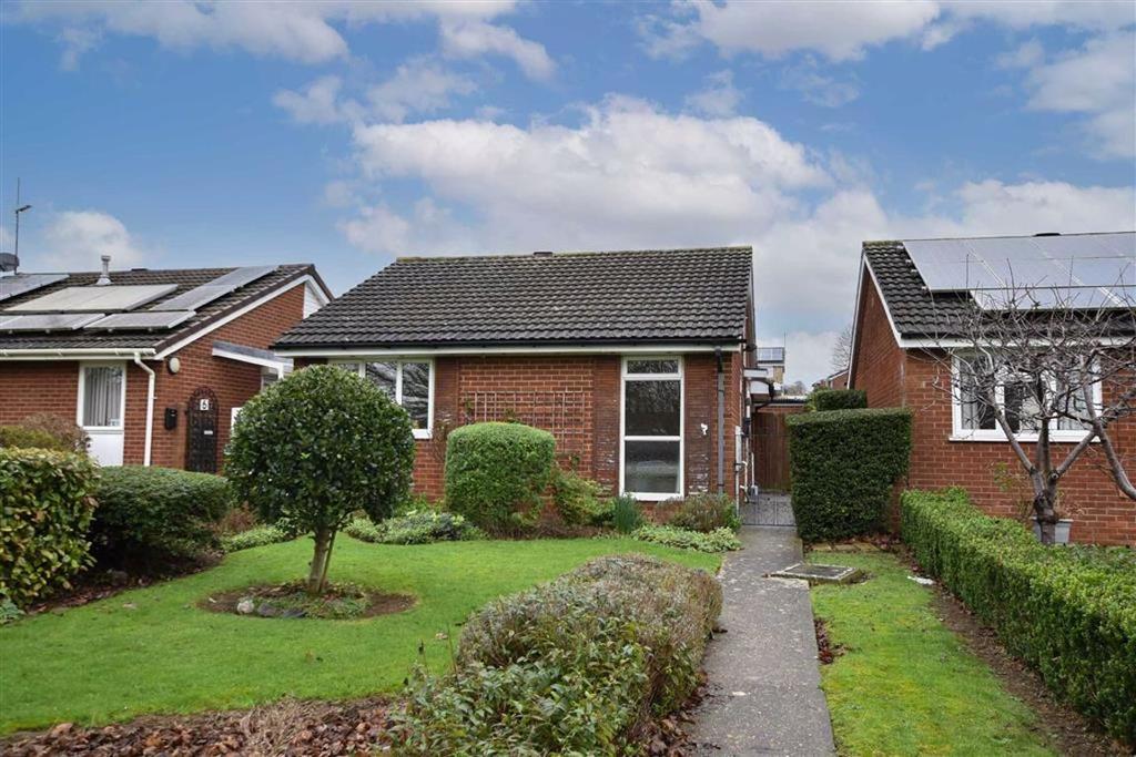 Kilborn Road, Wellingborough 2 bed detached bungalow £255,000
