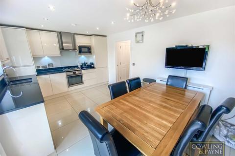 14 Bowers Close, Pitsea, Basildon, SS13 2EP