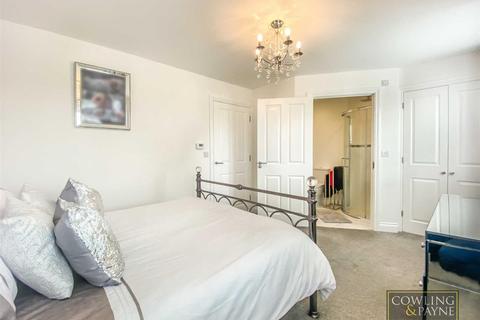 14 Bowers Close, Pitsea, Basildon, SS13 2EP