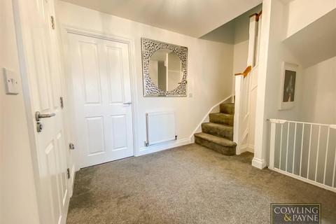 14 Bowers Close, Pitsea, Basildon, SS13 2EP