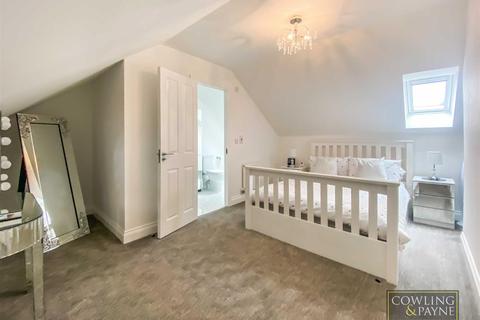 14 Bowers Close, Pitsea, Basildon, SS13 2EP
