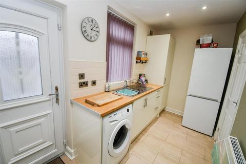 2 bedroom terraced house for sale - Meadowbank Road, Hull
