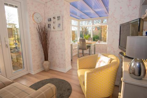 2 bedroom semi-detached bungalow for sale - Neville Drive, Bishopthorpe, York