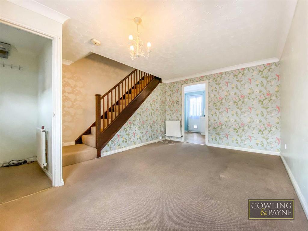 Douglas Drive, Wickford 2 bed terraced house £290,000