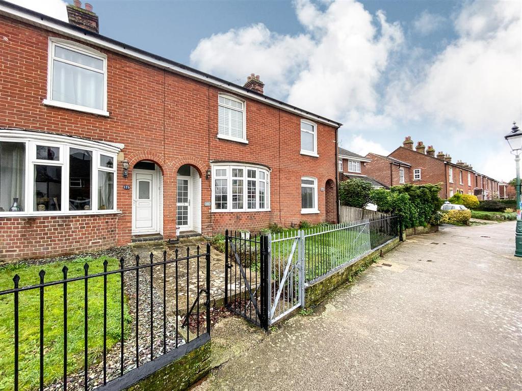Castle Street, Portchester 2 bed terraced house £325,000