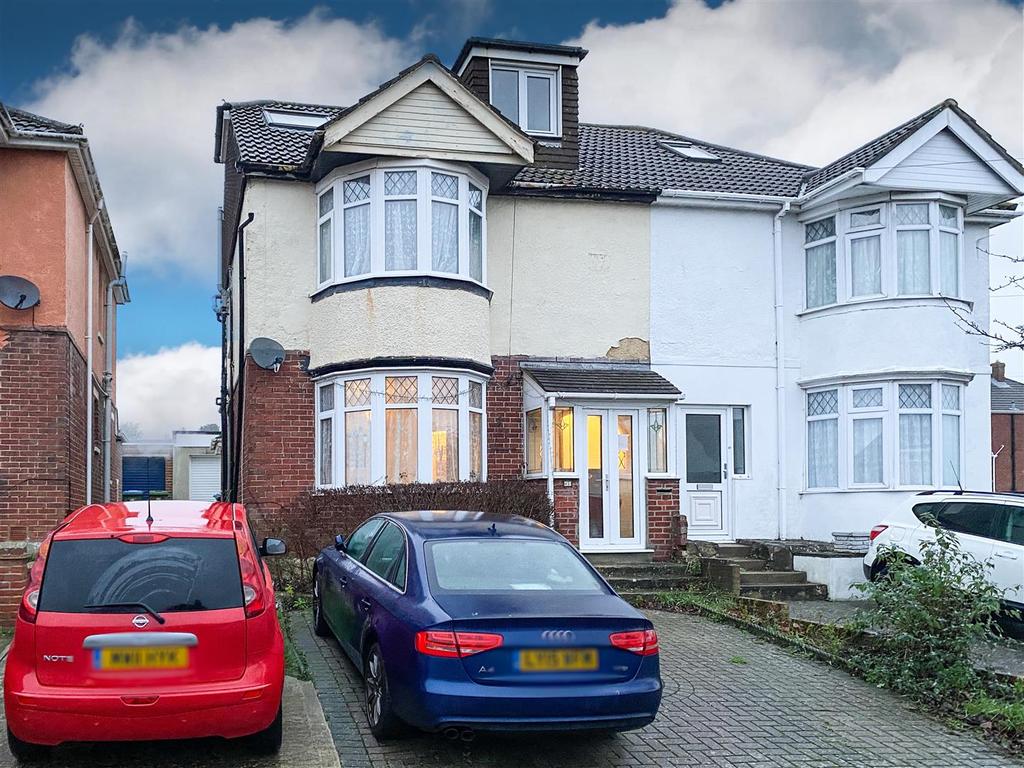 The Hillway, Portchester 4 bed semidetached house £380,000