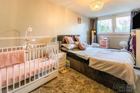 12 Brook Drive, Wickford, SS12 9EQ