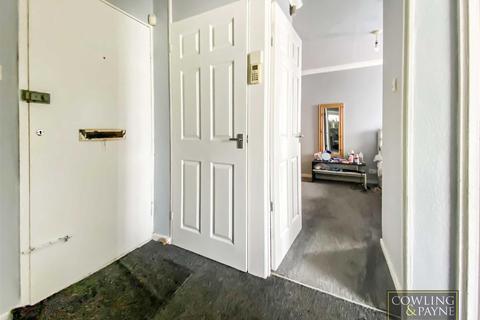 99 Vange Hill Drive, Basildon, SS16 4PF