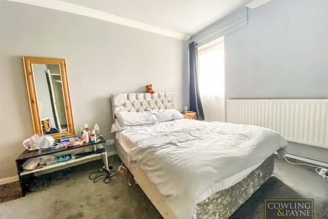 99 Vange Hill Drive, Basildon, SS16 4PF