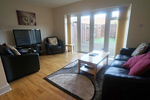 5 Lavender Close, Chingford, London, E4 8AL