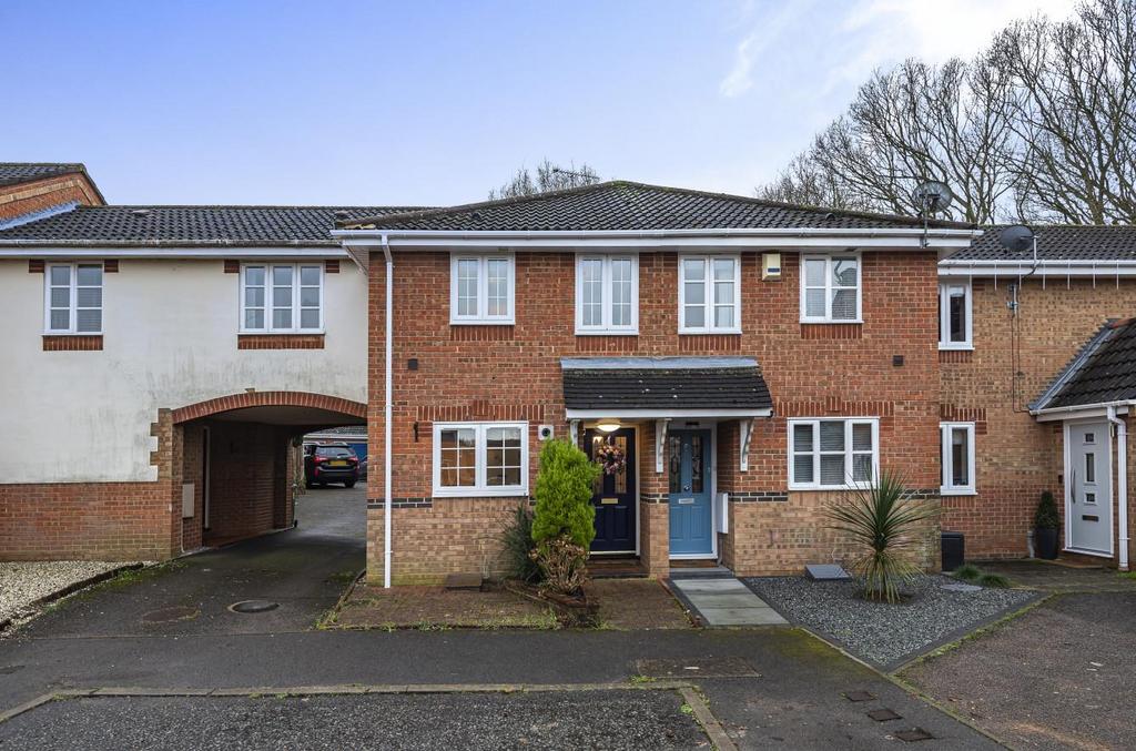 Langley Place, Billericay 2 bed end of terrace house £350,000