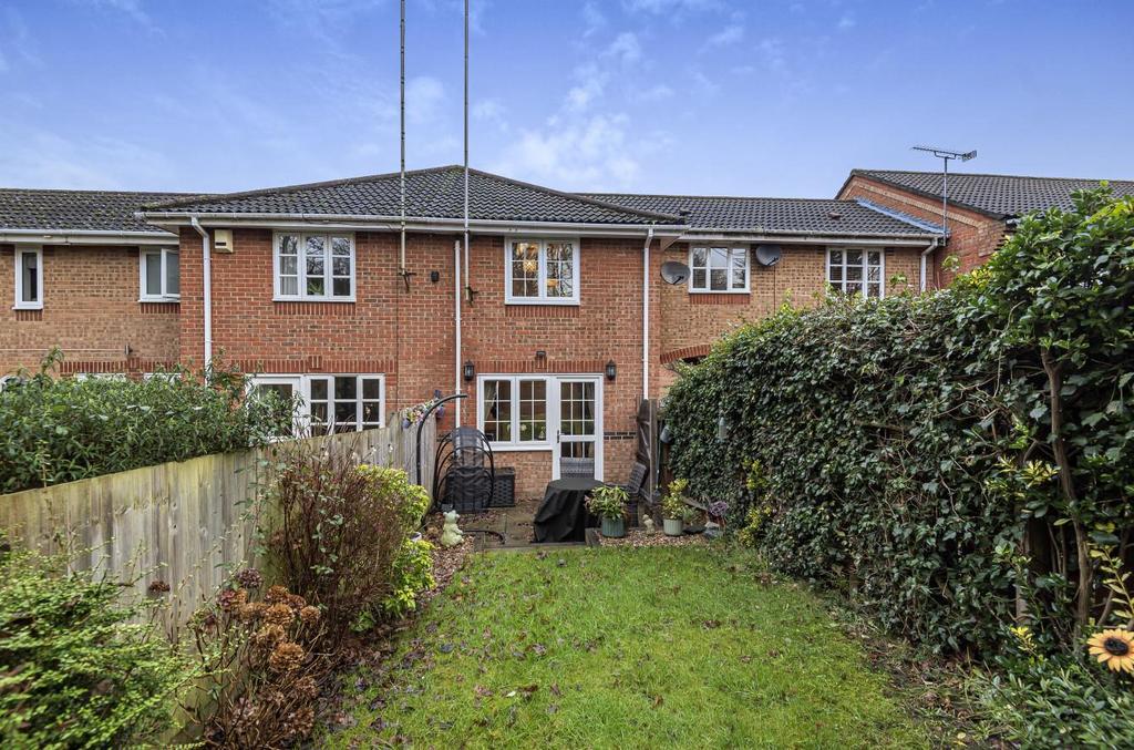 Langley Place, Billericay 2 bed end of terrace house £350,000
