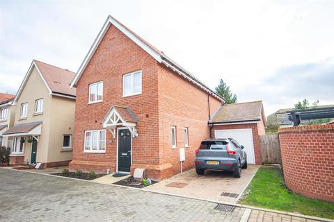 25 Hawthorn Way, Black Notley, Braintree, CM77 8FX