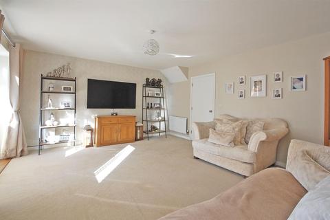 25 Hawthorn Way, Black Notley, Braintree, CM77 8FX