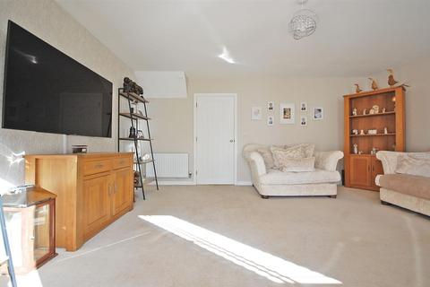25 Hawthorn Way, Black Notley, Braintree, CM77 8FX