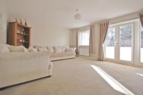 25 Hawthorn Way, Black Notley, Braintree, CM77 8FX