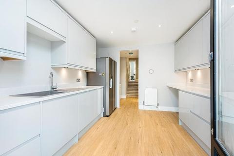 2 bedroom flat to rent - Shorrolds Road, London
