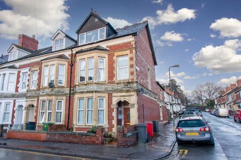6 bedroom end of terrace house for sale - Romilly Road, Cardiff