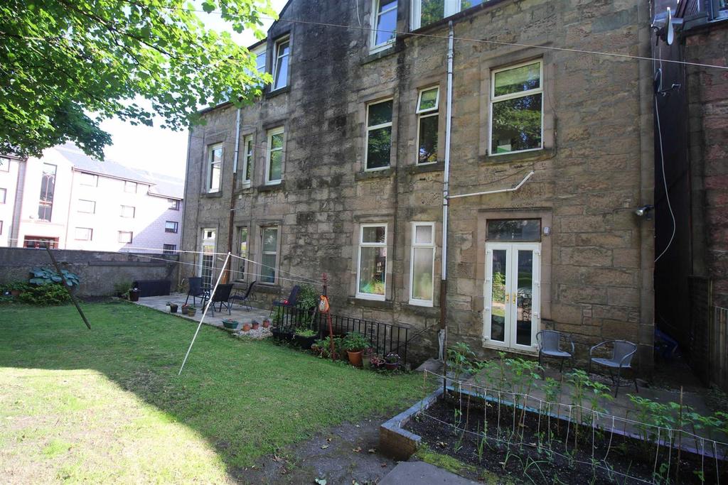 Ardgowan Street, Greenock 2 bed flat £92,000