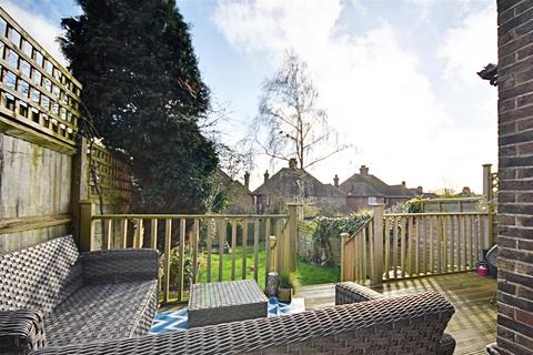 9 Cambridge Road, Bexhill-on-sea, TN40 2BU