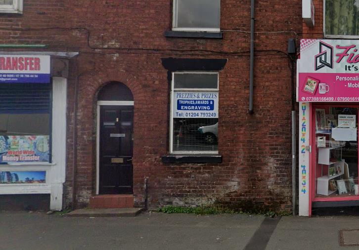 Market Street, Farnworth Retail property (high street) £300 pcm (£69 pw)