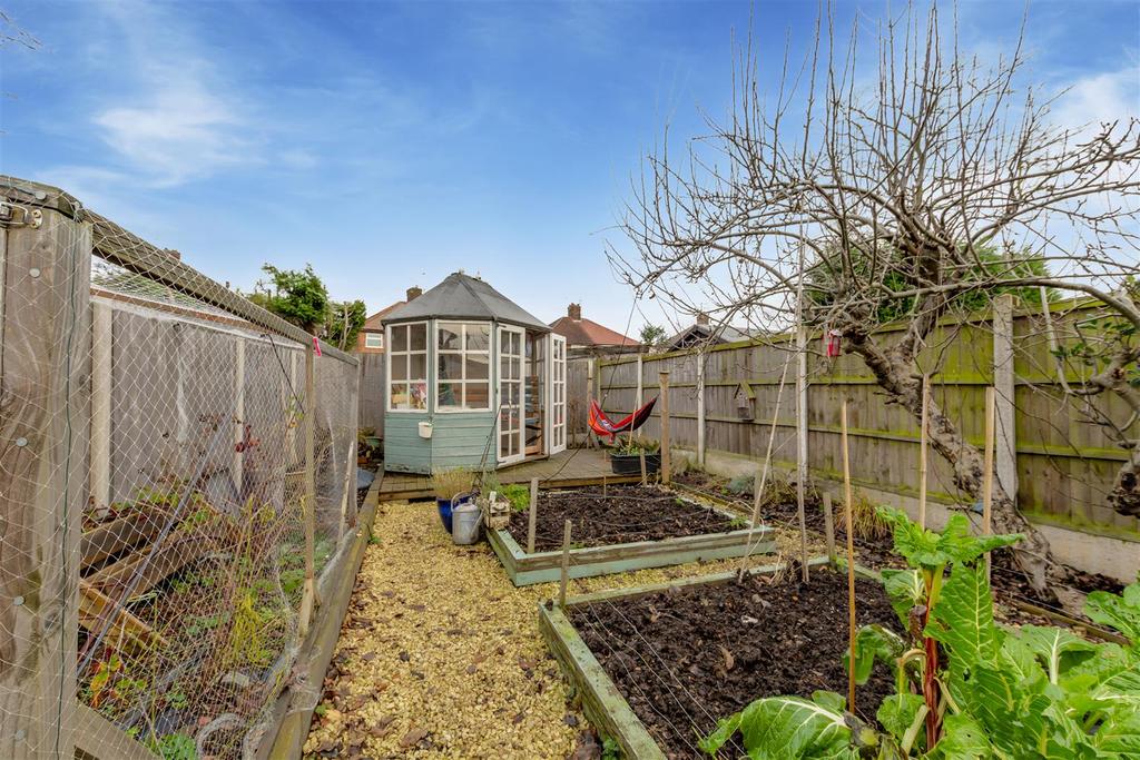 Garden (5)-HDR copy.jpg