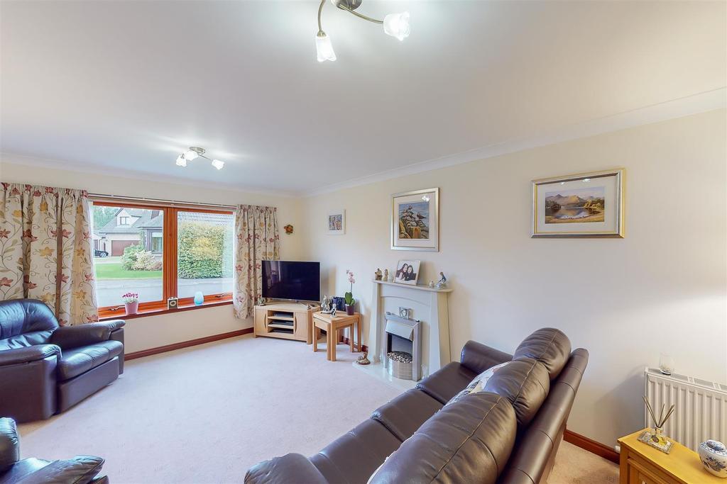 38 Coldstream Avenue, Oakbank, Perth 3 bed detached bungalow £257,500