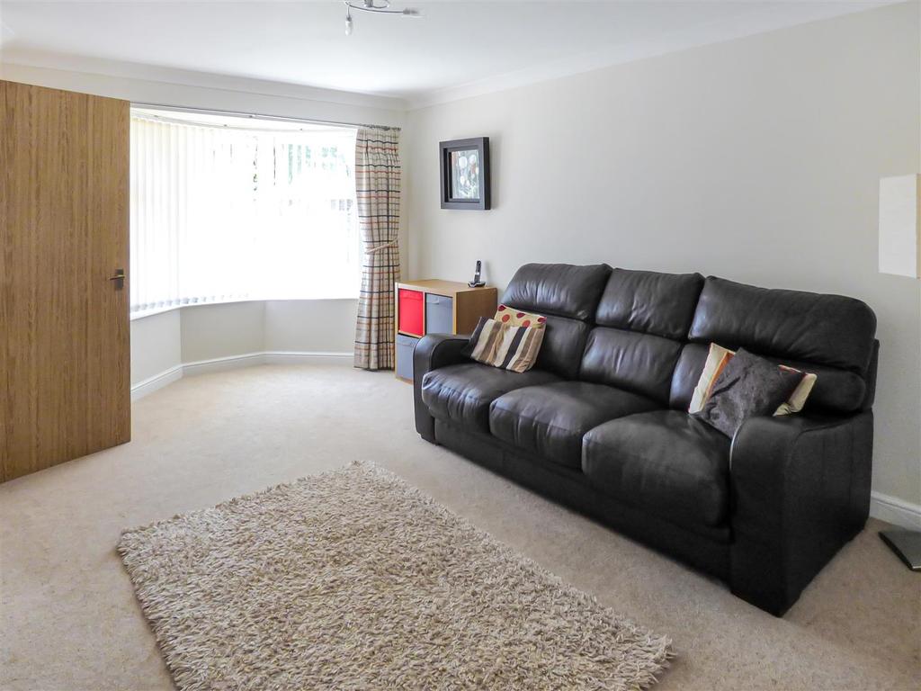 Hanson Avenue, ShipstonOnStour 3 bed detached house £340,000