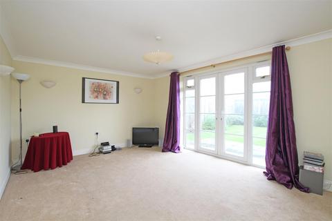3 bedroom detached house for sale - The Peacheries, Chichester