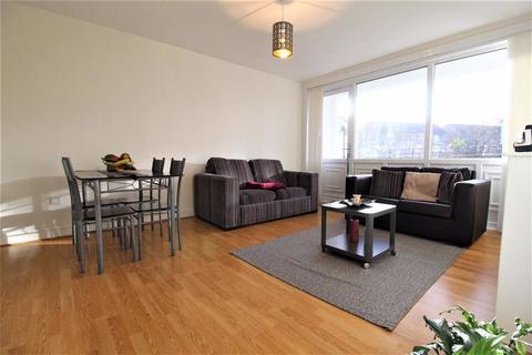 3 bedroom flat for sale - Rannoch Drive, Renfrew
