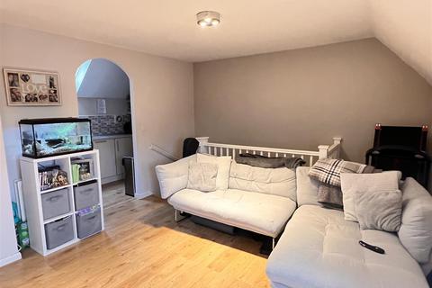 2 bedroom coach house for sale - Willington Road, Swindon