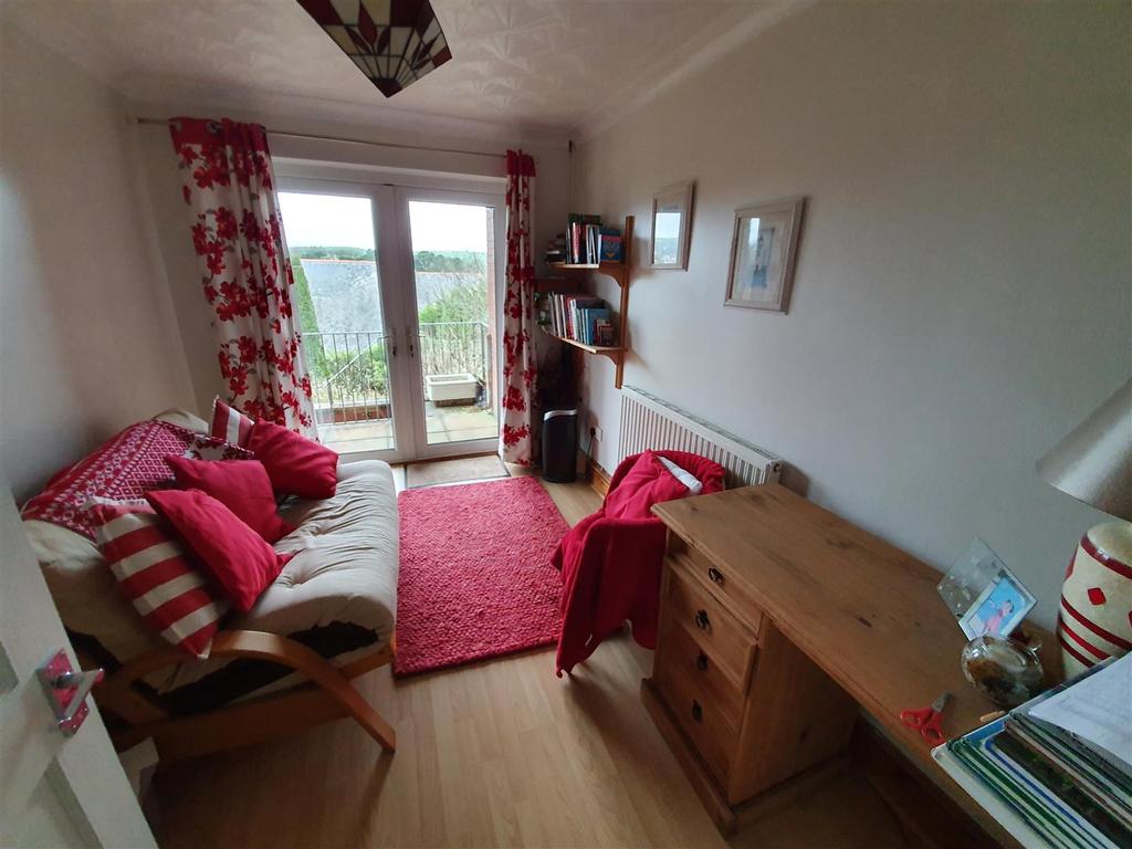 Bedroom 3/Study