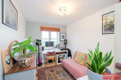 52 Riverhead Close, London, E17 5PY