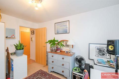 52 Riverhead Close, London, E17 5PY