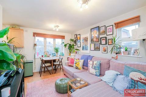 52 Riverhead Close, London, E17 5PY