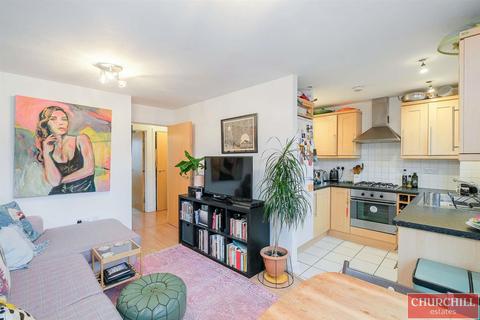52 Riverhead Close, London, E17 5PY
