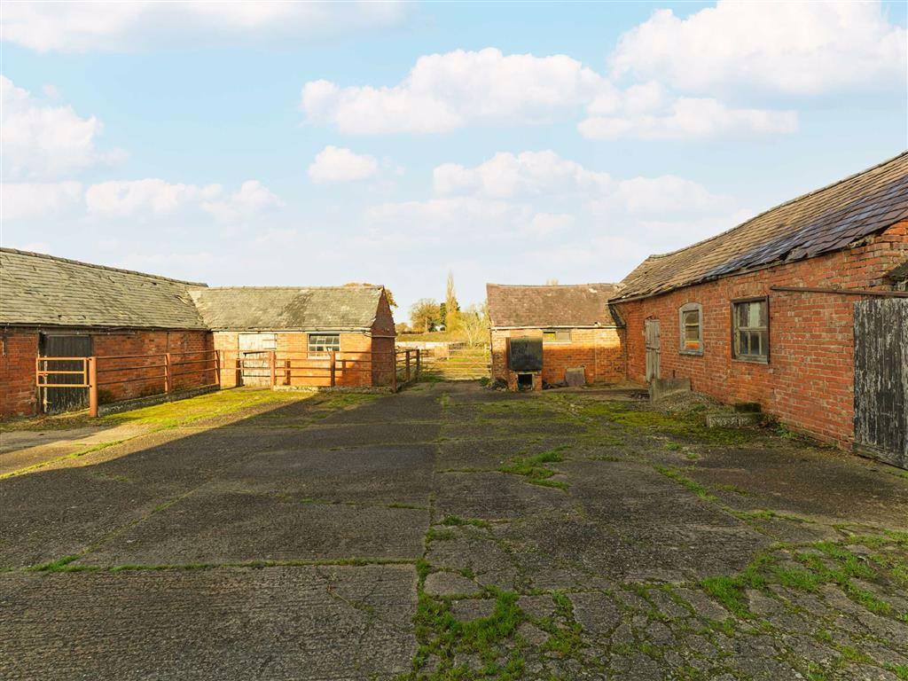 The Lowe, Wem, SY4 5 bed detached house £1,000,000