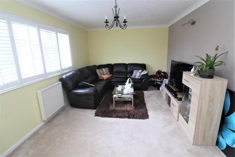 2 bedroom flat for sale - Pendas Park, Penley, Wrexham