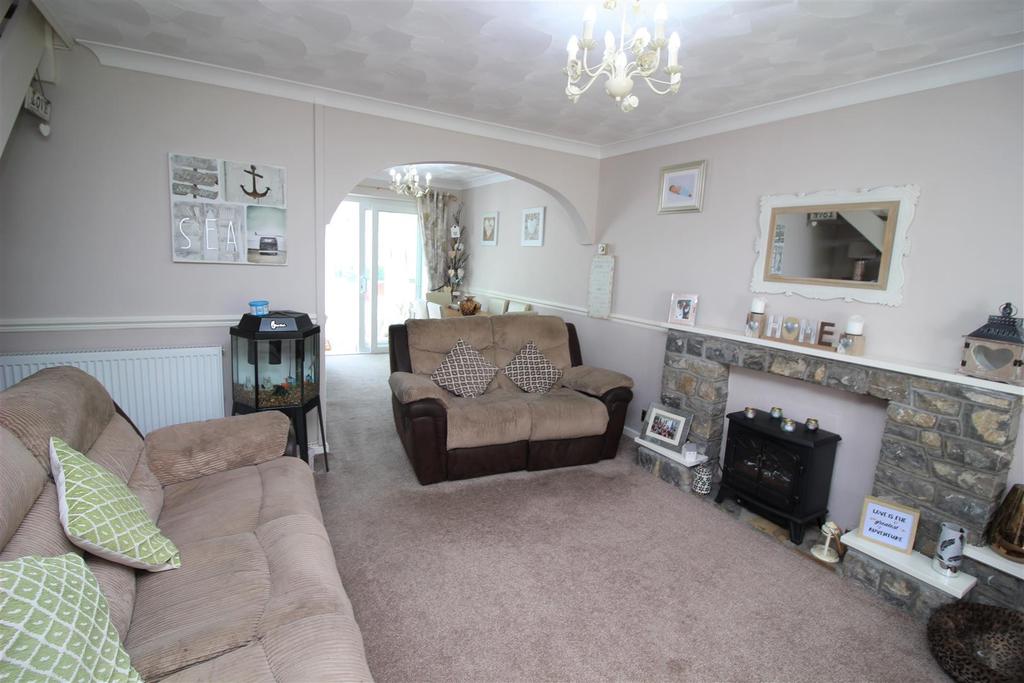 Maple Drive, Brackla, Bridgend 3 bed semidetached house £199,950