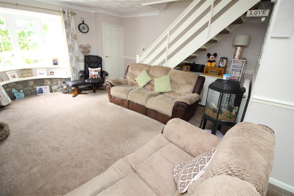 Maple Drive, Brackla, Bridgend 3 bed semidetached house £199,950