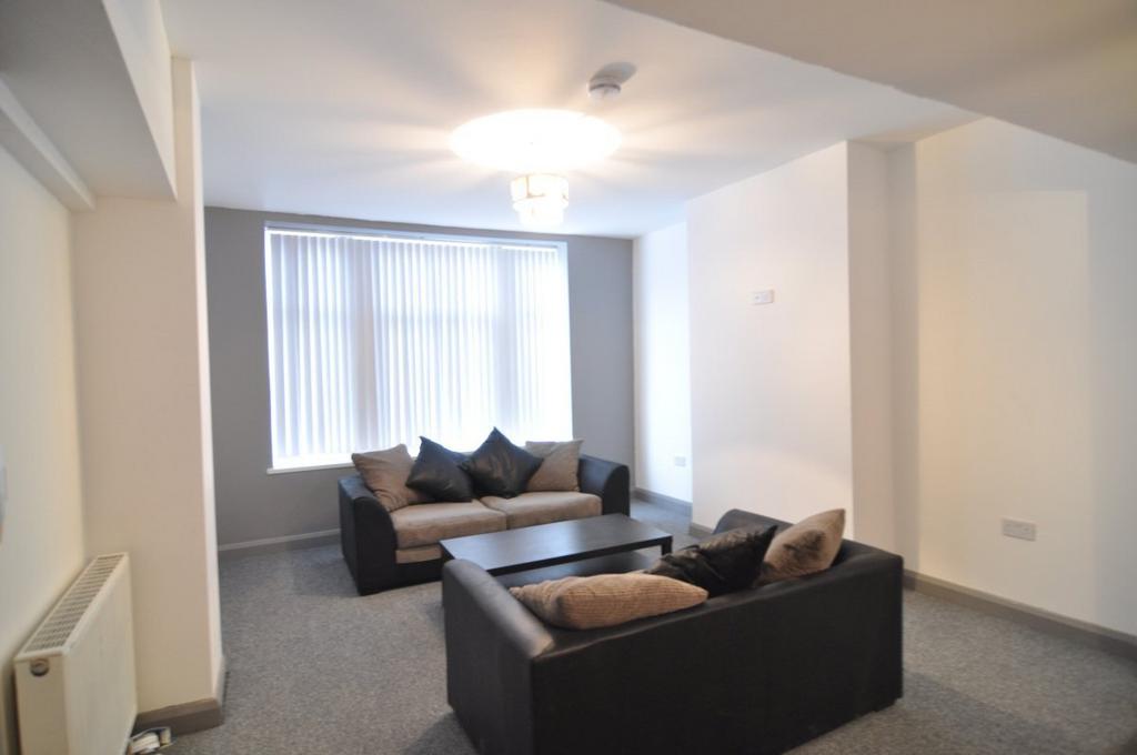 College Road, Rotherham 1 bed in a house share £400 pcm (£92 pw)