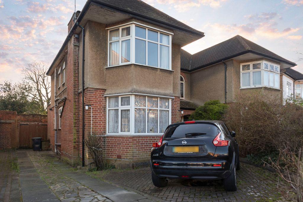 Sheringham Avenue, Oakwood N14 4UJ 4 bed semidetached house £900,000