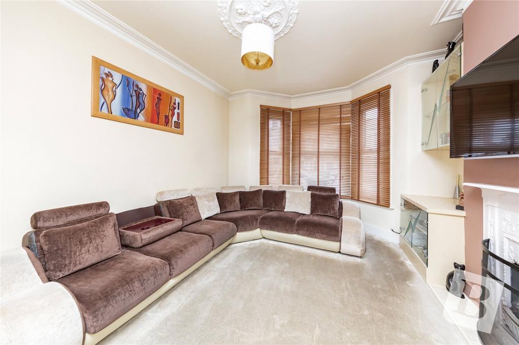 Lambourne Road, Ilford, IG3 3 bed terraced house for sale £500,000