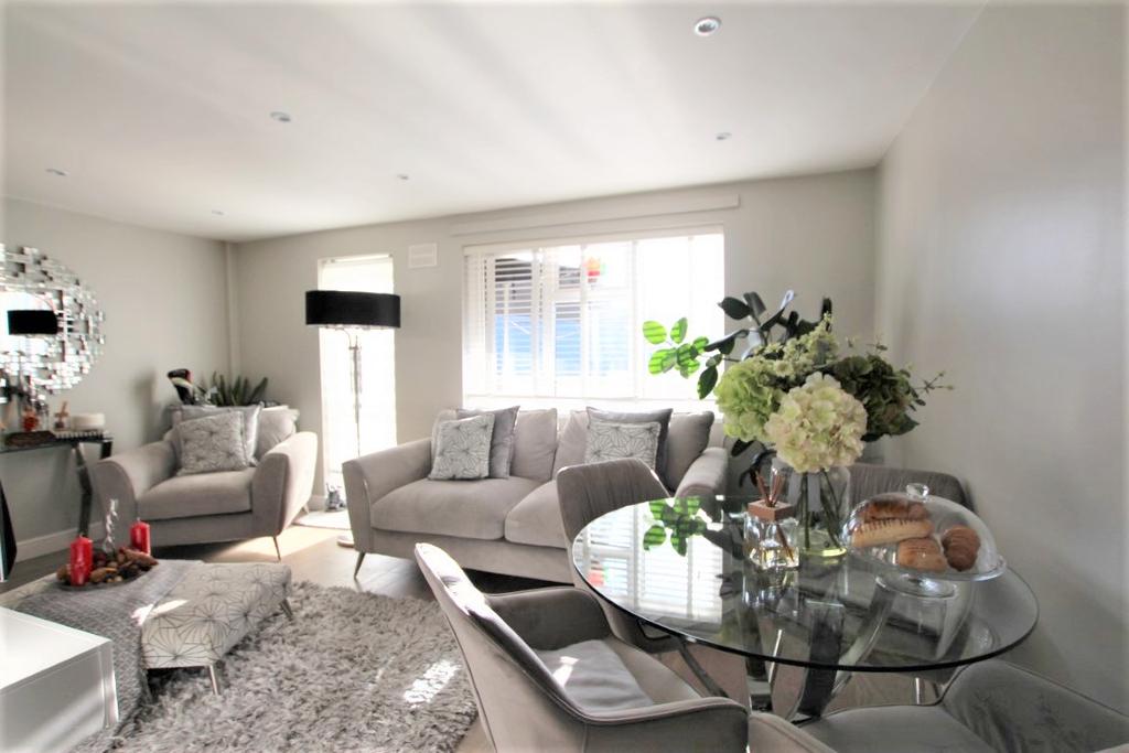 Forster Road, Tottenham, London, N17 2 bed apartment £360,000