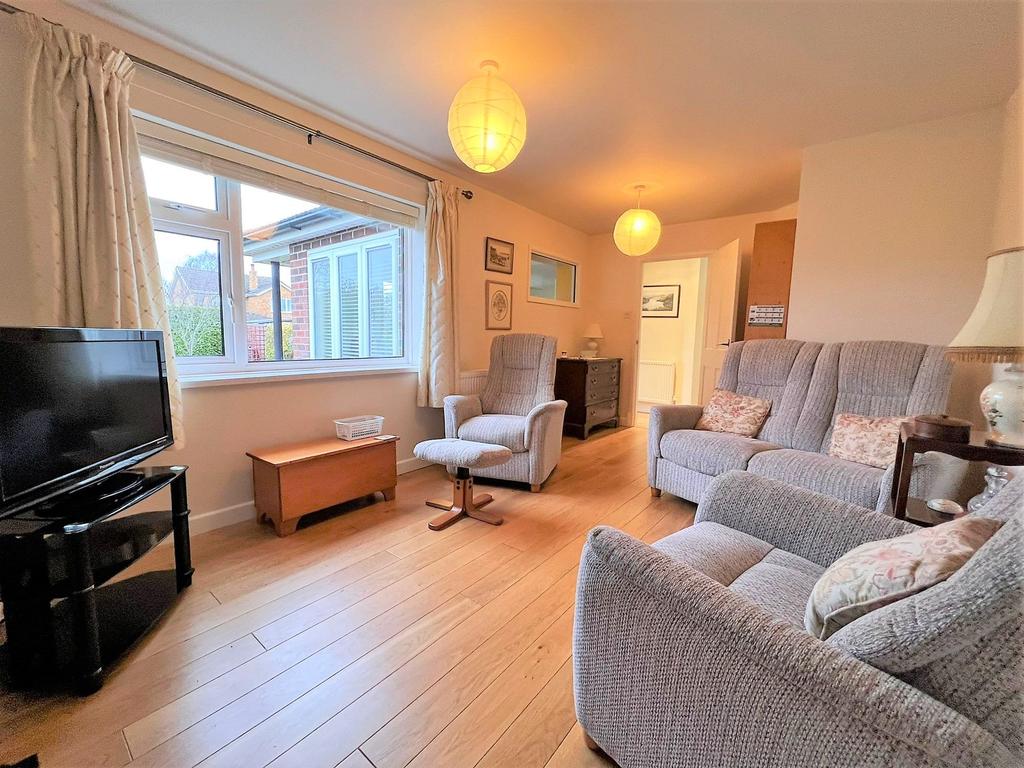 Parkside, Nettleham, LN2 3 bed detached bungalow £325,000