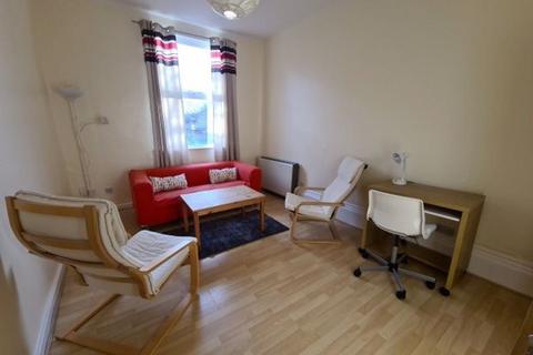 1 bedroom house to rent, Moorland Road, Leeds