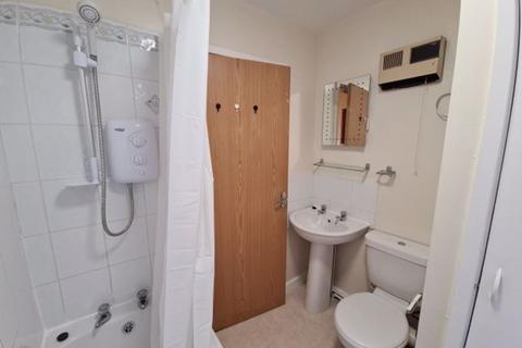 1 bedroom house to rent, Moorland Road, Leeds